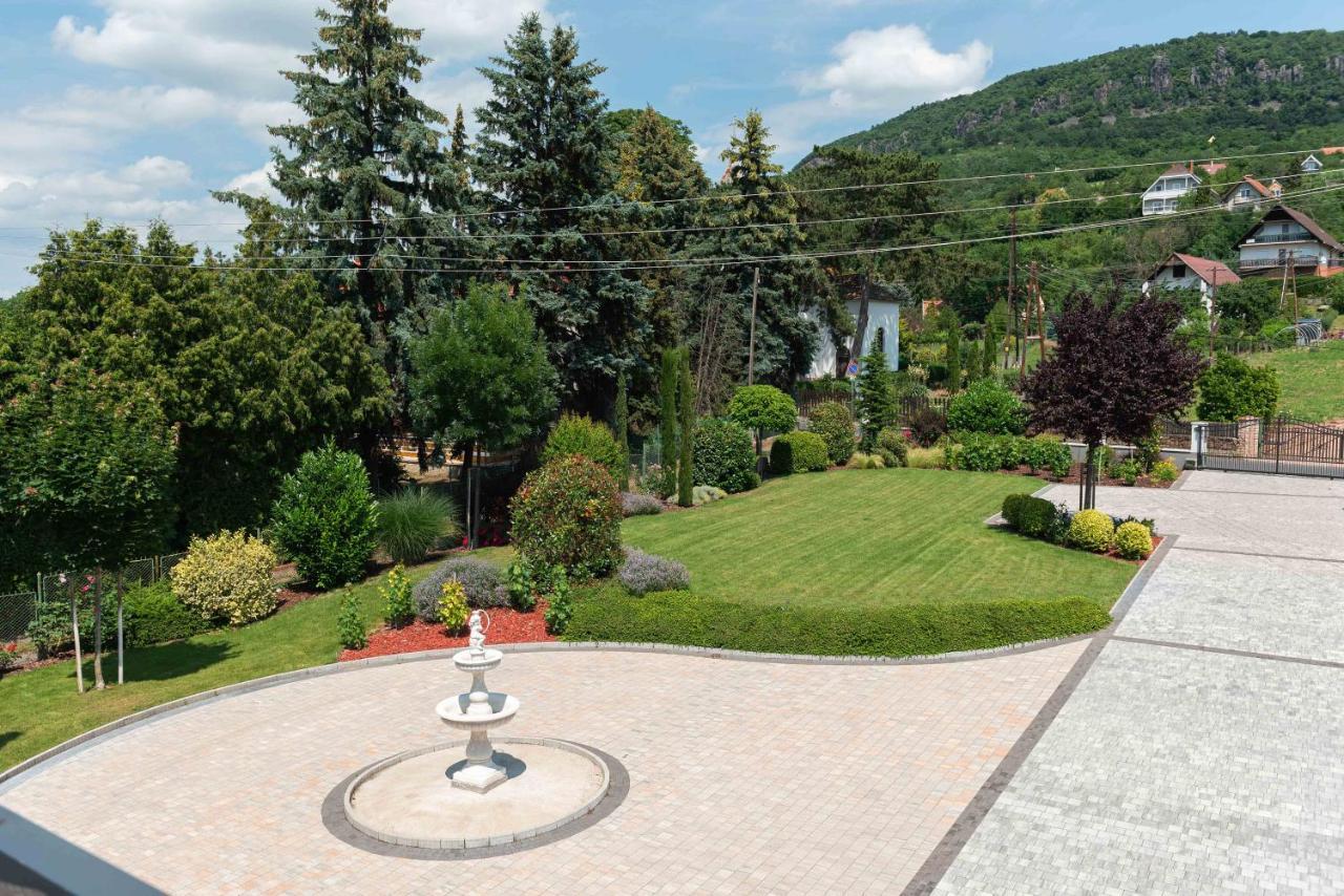 Katzer Villa Бадаксонітьордемік Екстер'єр фото